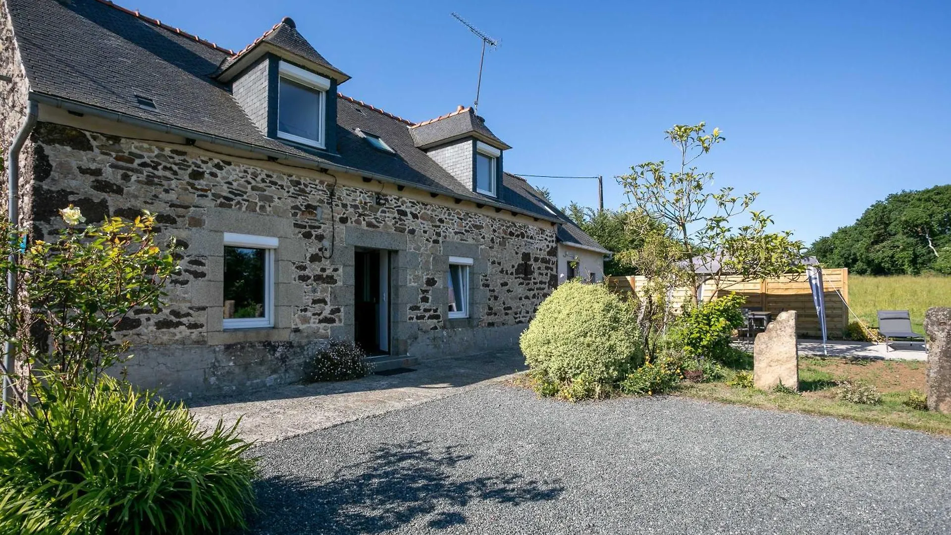 Maison De Vacances Kerkohann Tressignaux 0*,